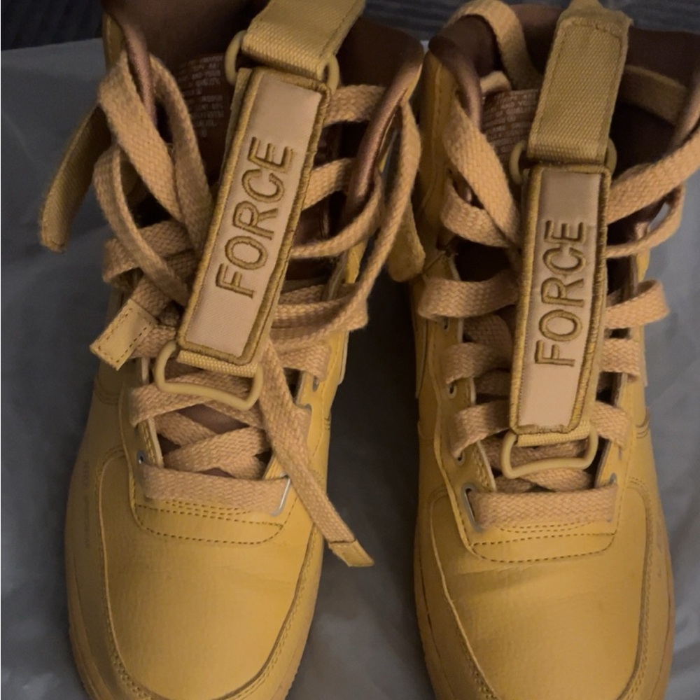 NIKE FORCE 1